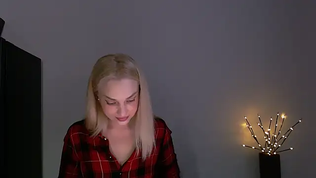 Snapshot of Lia_noo_regrets chatting on July 6, 2026, 3:58 pm Lia noo regrets online show from July 6, 2026, 3:58 pm