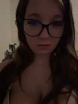 SweetTeenGirl online show from November 15, 2025, 3:19 pm