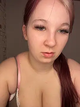 Snapshot of SweetTeenGirl chatting on April 13, 2026, 5:51 pm SweetTeenGirl online show from April 13, 2026, 5:51 pm