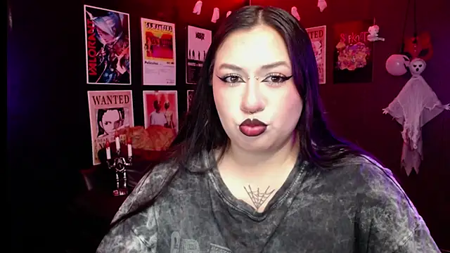 Snapshot of Ravendark_ chatting on October 7, 2025, 7:22 pm Ravendark online show from October 7, 2025, 7:22 pm