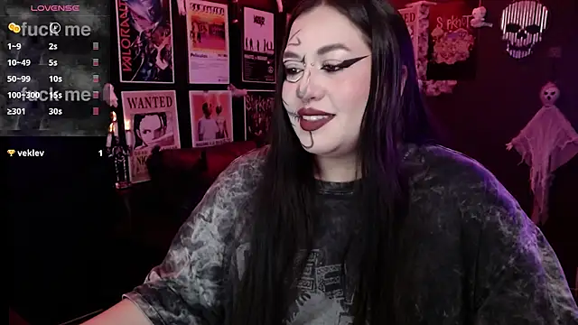 Snapshot of Ravendark_ chatting on October 27, 2025, 7:07 pm Ravendark online show from October 27, 2025, 7:07 pm