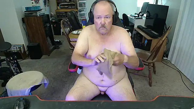 Snapshot of havethickcock chatting on July 22, 2026, 3:53 am havethickcock online show from July 22, 2026, 3:53 am