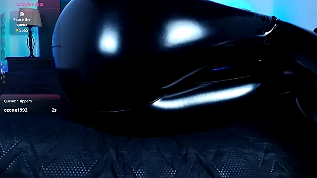 Snapshot of Alisse_Moore chatting on October 4, 2025, 12:36 pm Alisse Moore online show from October 4, 2025, 12:36 pm