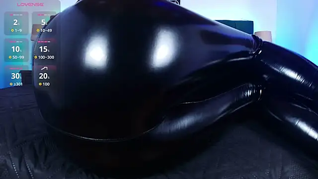 Snapshot of Alisse_Moore chatting on October 10, 2025, 12:48 pm Alisse Moore online show from October 10, 2025, 12:48 pm