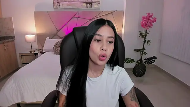 Snapshot of miranda_crawfor chatting on September 30, 2025, 12:43 pm miranda crawfor online show from September 30, 2025, 12:43 pm