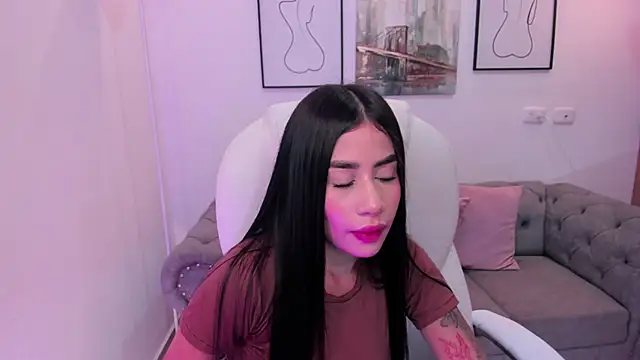 miranda crawfor online show from March 18, 2026, 2:47 am