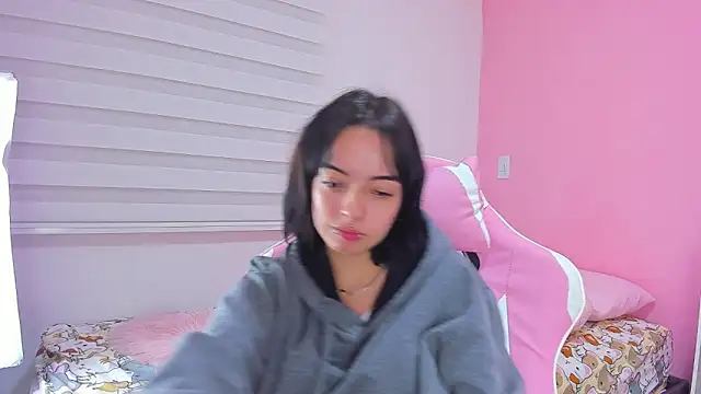 Snapshot of alexaa_fox chatting on December 19, 2025, 5:03 am alexaa fox online show from December 19, 2025, 5:03 am