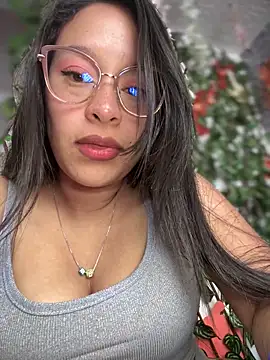 Liulee2 online show from September 25, 2025, 4:11 pm