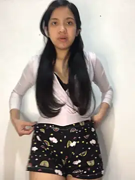 ashleyy20 online show from November 29, 2025, 3:15 pm