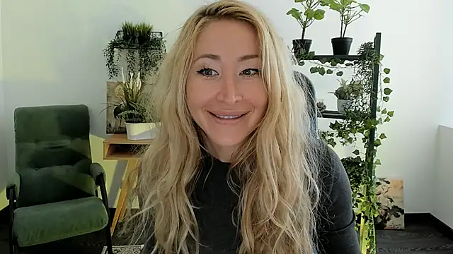 AstraMonroe online show from March 19, 2026, 6:50 am