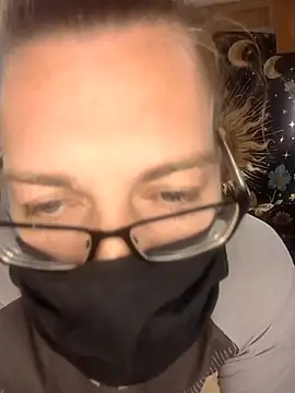 trippy hippies online show from March 30, 2026, 1:06 am