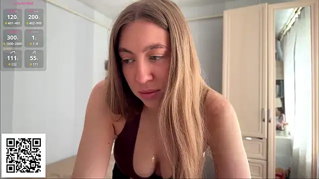 Snapshot of AnnieBellie chatting on May 18, 2026, 1:35 am AnnieBellie online show from May 18, 2026, 1:35 am