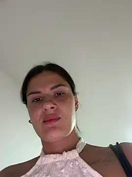 Snapshot of MiraReach chatting on April 21, 2026, 1:42 am MiraReach online show from April 21, 2026, 1:42 am