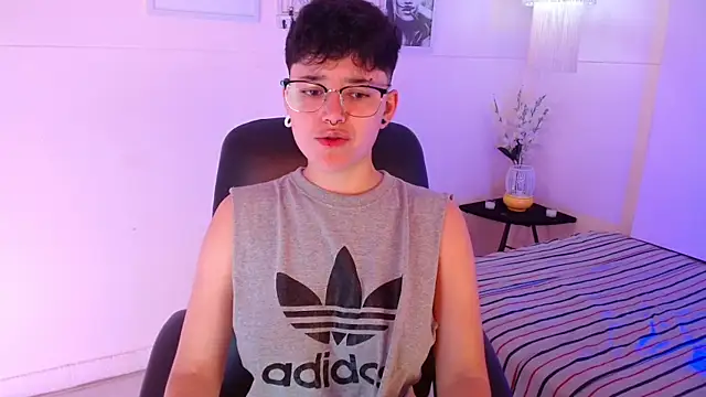 Snapshot of jeroharper chatting on September 25, 2025, 2:43 pm jeroharper online show from September 25, 2025, 2:43 pm