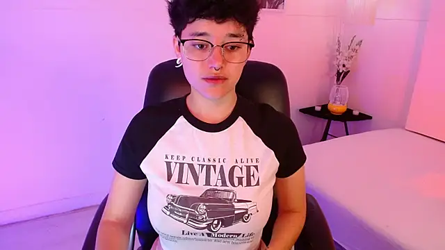 Snapshot of jeroharper chatting on October 28, 2025, 2:09 pm jeroharper online show from October 28, 2025, 2:09 pm