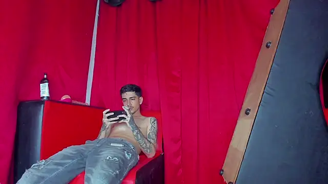 Snapshot of extreme_hot_crazy chatting on October 20, 2025, 4:57 am extreme hot crazy online show from October 20, 2025, 4:57 am