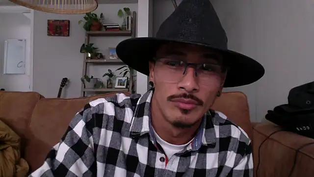 tanjir020 online show from November 12, 2025, 10:41 pm