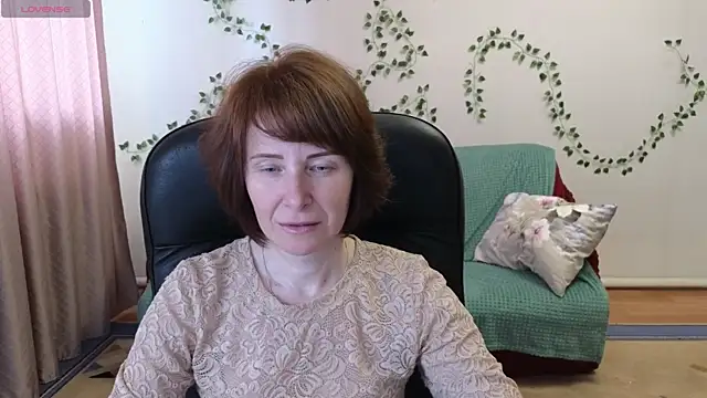 Lia Tito online show from May 19, 2026, 12:33 pm