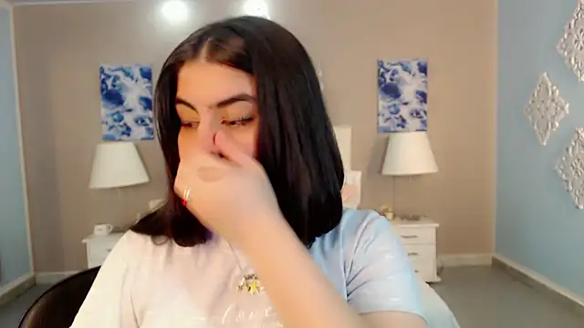 maddissonivanova online show from November 30, 2025, 7:07 pm