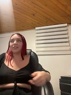 Snapshot of Karen18_boobs chatting on September 12, 2025, 3:28 am Karen18 boobs online show from September 12, 2025, 3:28 am