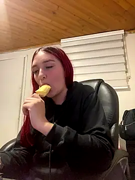 Snapshot of Karen18_boobs chatting on October 16, 2025, 1:17 am Karen18 boobs online show from October 16, 2025, 1:17 am