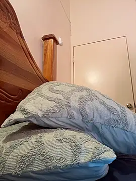 iriebusty online show from March 6, 2026, 1:18 pm