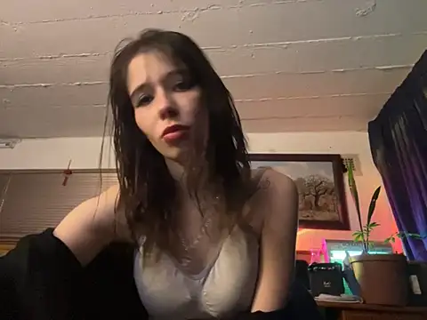 Snapshot of the_holy_t chatting on October 18, 2025, 5:14 pm the holy t online show from October 18, 2025, 5:14 pm