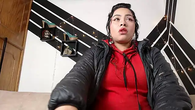 lola warner online show from September 25, 2025, 4:16 am