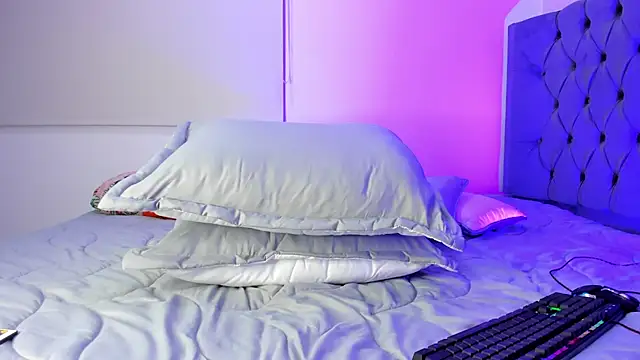 CamiiloRivera online show from September 13, 2025, 4:56 am