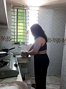 Bristy- online show from April 11, 2026, 6:51 am