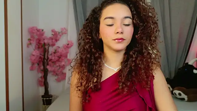 Snapshot of Taylor_Tina chatting on October 4, 2025, 9:18 am Taylor Tina online show from October 4, 2025, 9:18 am