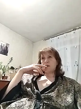 Flower2931 online show from April 4, 2026, 6:27 pm