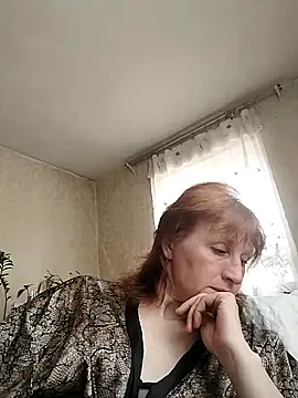 Snapshot of Flower2931 chatting on April 30, 2026, 7:47 am Flower2931 online show from April 30, 2026, 7:47 am