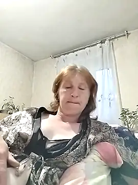 Snapshot of Flower2931 chatting on May 22, 2026, 5:40 pm Flower2931 online show from May 22, 2026, 5:40 pm