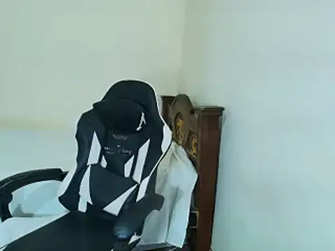 max love255 online show from October 8, 2025, 8:06 pm