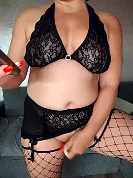 Snapshot of BigAssMom_ chatting on May 9, 2026, 8:03 pm BigAssMom online show from May 9, 2026, 8:03 pm