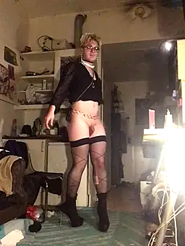 Sissy Cindy Whore online show from October 2, 2025, 11:45 pm