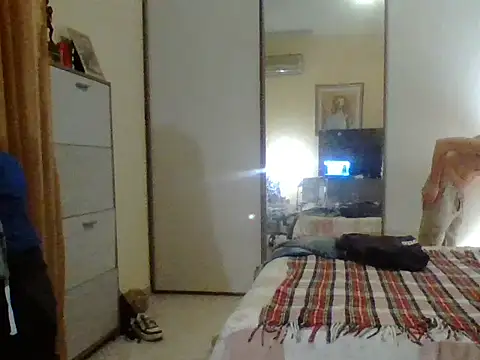 Snapshot of KalendaXL chatting on November 17, 2025, 7:08 pm KalendaXL online show from November 17, 2025, 7:08 pm