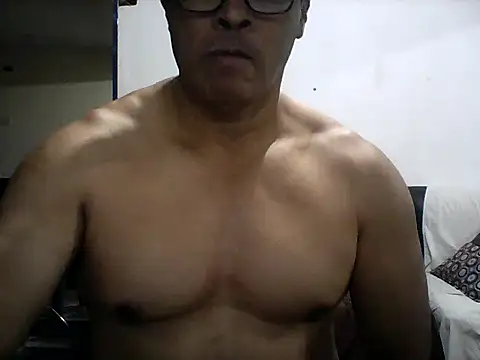 sexigym35 online show from November 3, 2025, 10:42 pm