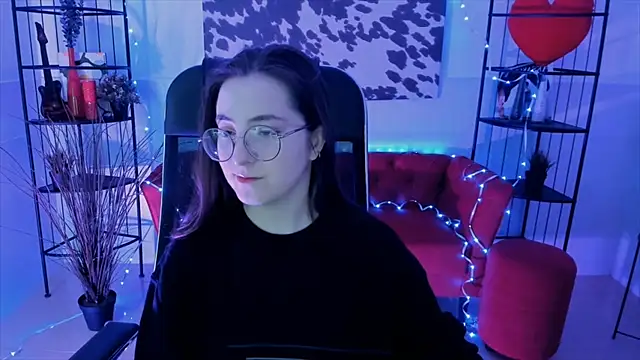 Snapshot of VirtuallVoyant chatting on September 16, 2025, 5:08 am VirtuallVoyant online show from September 16, 2025, 5:08 am