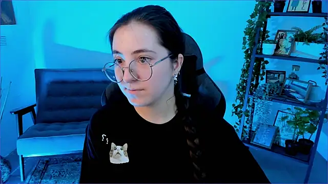 Snapshot of VirtuallVoyant chatting on October 2, 2025, 7:15 am VirtuallVoyant online show from October 2, 2025, 7:15 am