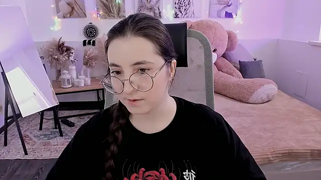 Snapshot of VirtuallVoyant chatting on March 4, 2026, 7:25 am VirtuallVoyant online show from March 4, 2026, 7:25 am