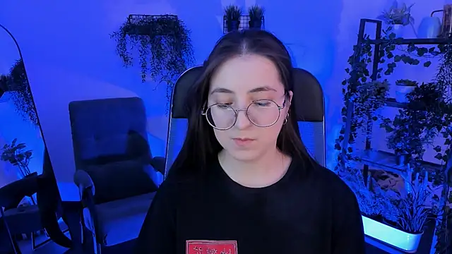 VirtuallVoyant online show from March 31, 2026, 5:35 pm