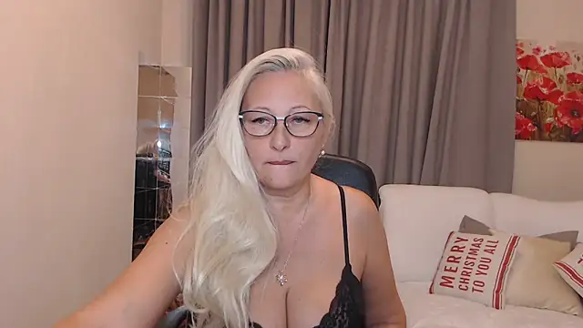 Snapshot of ValeriaSharm chatting on October 4, 2025, 11:41 am ValeriaSharm online show from October 4, 2025, 11:41 am