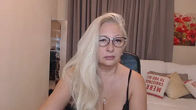 Snapshot of ValeriaSharm chatting on November 12, 2025, 10:15 am ValeriaSharm online show from November 12, 2025, 10:15 am