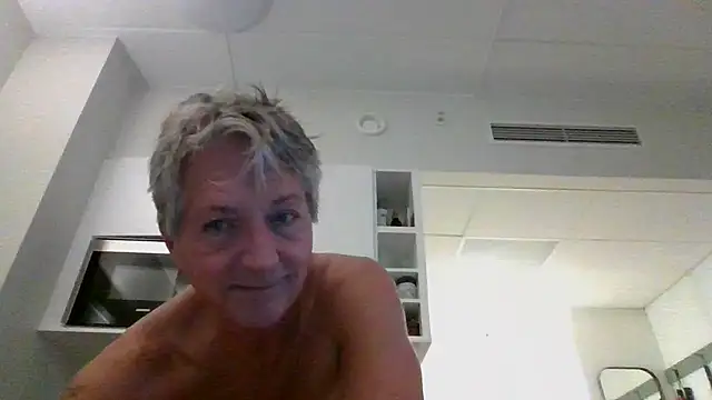 Swegay12-Exhi online show from October 20, 2025, 4:29 pm