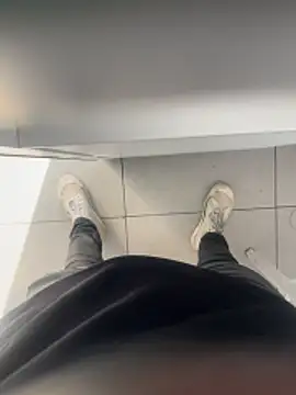 kamo012000 online show from April 9, 2026, 2:33 pm