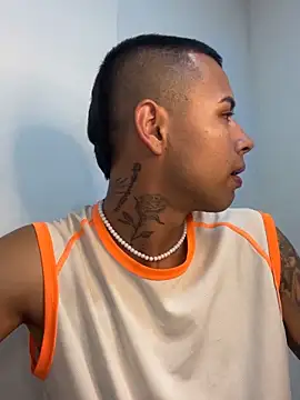  Logan Colton  online show from September 11, 2025, 5:13 pm