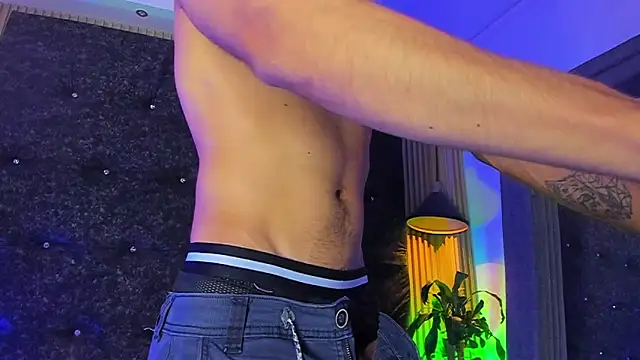 Snapshot of hot_alpha_boys chatting on September 9, 2025, 10:20 pm hot alpha boys online show from September 9, 2025, 10:20 pm