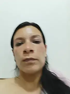 Snapshot of kim_lebanon chatting on July 10, 2026, 4:39 am kim lebanon online show from July 10, 2026, 4:39 am